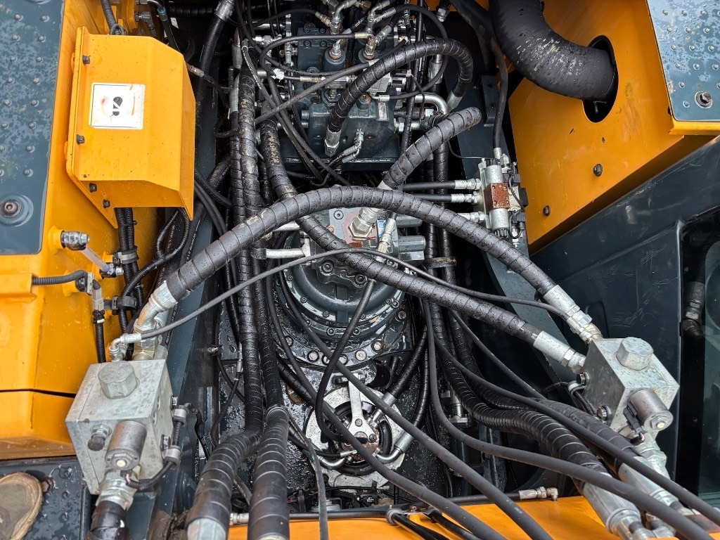 Bandgrävare Hyundai HX 300 L - HX300 - HX300L: bild 30 Bandgrävare Hyundai HX 300 L - HX300 - HX300L: bild 30