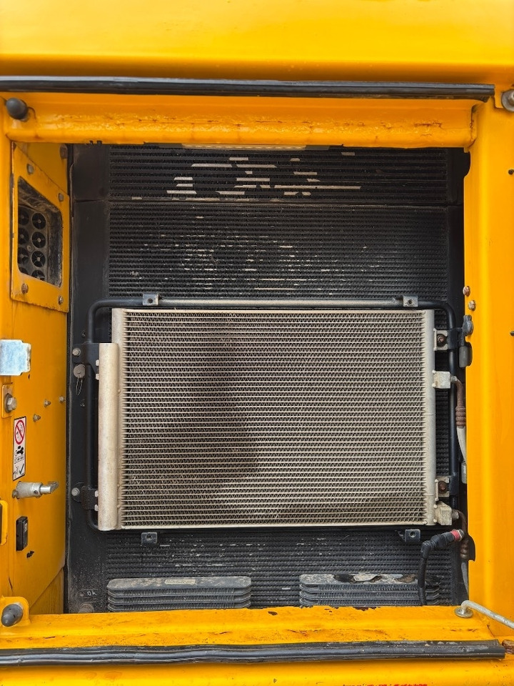 Bandgrävare JCB 220 XL 4F -- 220X lc -- 220 X LC: bild 26