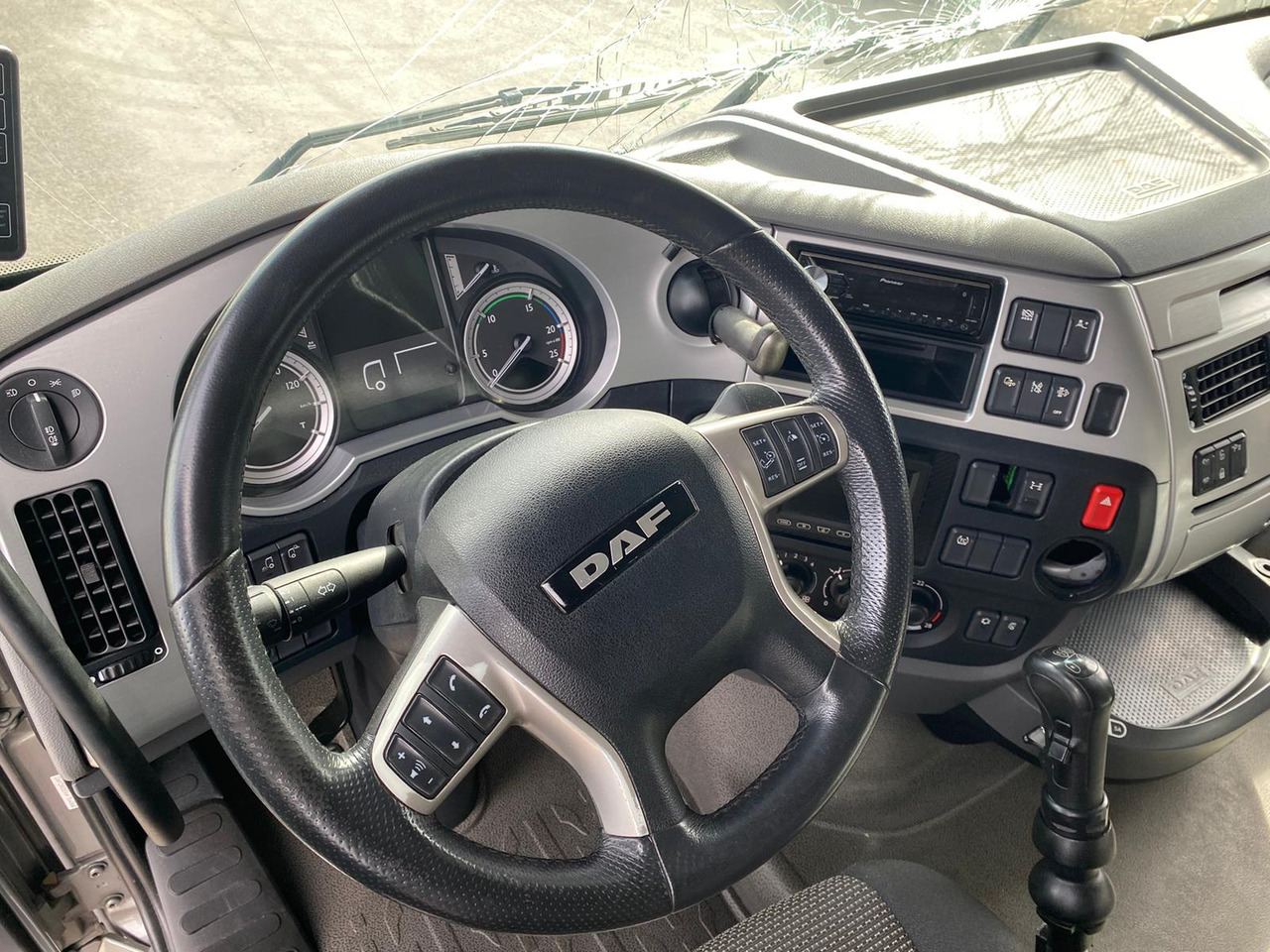 DAF XF 510 Super Space Cab - Dragbil: bild 5 DAF XF 510 Super Space Cab - Dragbil: bild 5