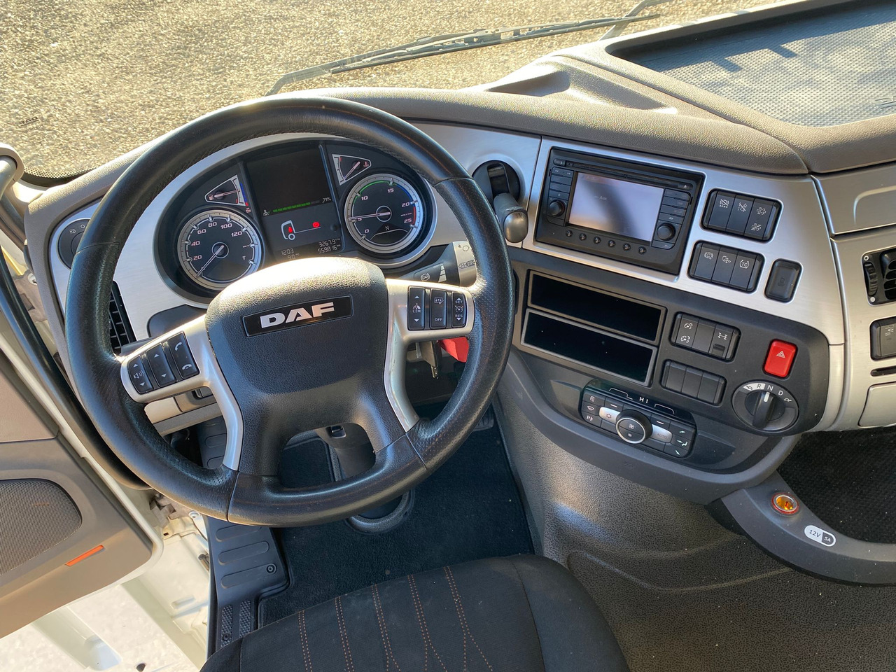 DAF XF530 Super Space Cab - Dragbil: bild 5 DAF XF530 Super Space Cab - Dragbil: bild 5