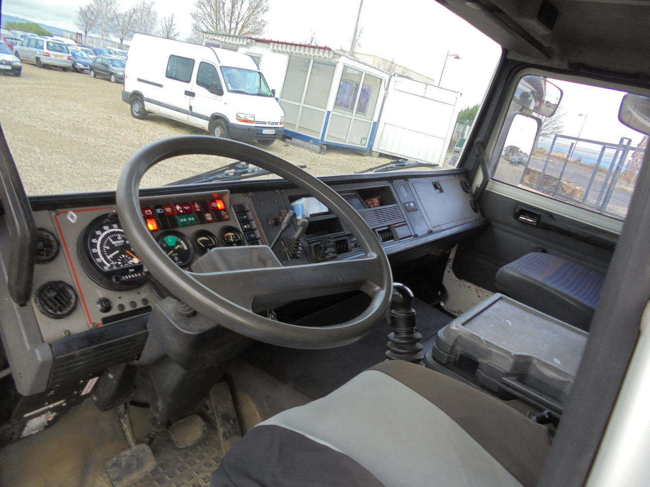 RENAULT GR 280 - Biltransportbil lastbil: bild 5 RENAULT GR 280 - Biltransportbil lastbil: bild 5