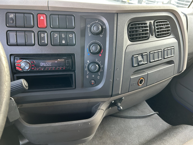 DAF LF 210 FA / 12 Ton / 557 dlm / Curtainside / Loadlift / APK TUV 05-26 - Kapellbil: bild 5 DAF LF 210 FA / 12 Ton / 557 dlm / Curtainside / Loadlift / APK TUV 05-26 - Kapellbil: bild 5