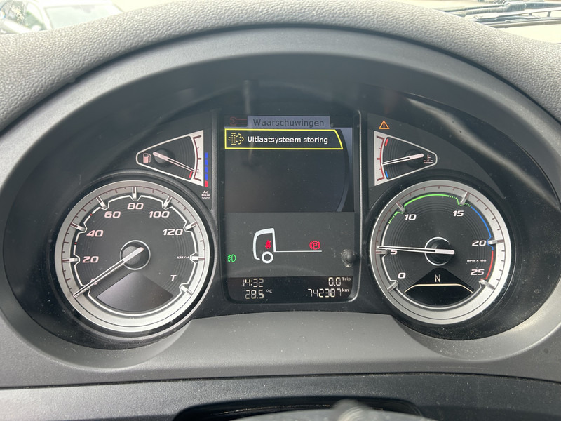 DAF CF 410 FT Space Cab / 742 dkm / 2 Tanks / NL Truck - Dragbil: bild 4 DAF CF 410 FT Space Cab / 742 dkm / 2 Tanks / NL Truck - Dragbil: bild 4