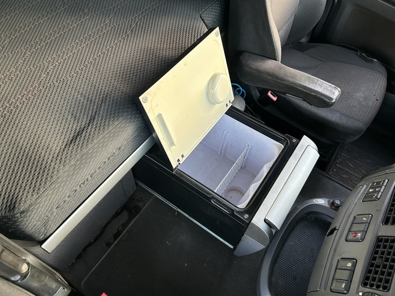 Dragbil DAF XF 440 FT SC / Smart Tacho V2 / 2 Tanks / Stand Klima: bild 10 Dragbil DAF XF 440 FT SC / Smart Tacho V2 / 2 Tanks / Stand Klima: bild 10