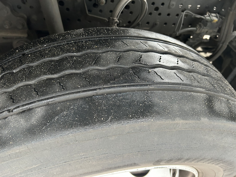 Dragbil Mercedes-Benz Actros 1842 Streamspace / 945 dkm / 2 Tanks / NL Truck: bild 12