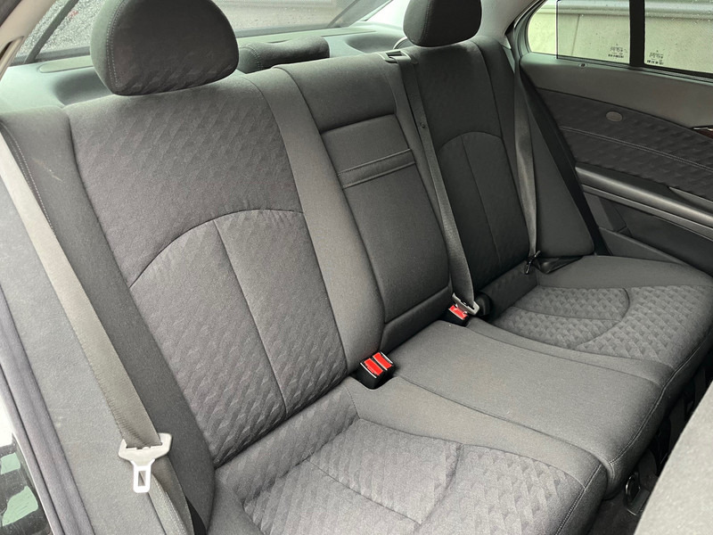 Mercedes-Benz E-Klasse / Limousine / 240 Avantgarde / 4-Matic / 8-pers / APK/TUV 09-2026 - Sedan: bild 4 Mercedes-Benz E-Klasse / Limousine / 240 Avantgarde / 4-Matic / 8-pers / APK/TUV 09-2026 - Sedan: bild 4