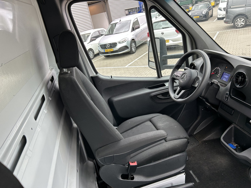Mercedes-Benz Sprinter 515 1.9 CDI / 126 dkm / Box 4.4 mtr / Laadklep / APK 07-26 - Volymskåp: bild 3 Mercedes-Benz Sprinter 515 1.9 CDI / 126 dkm / Box 4.4 mtr / Laadklep / APK 07-26 - Volymskåp: bild 3