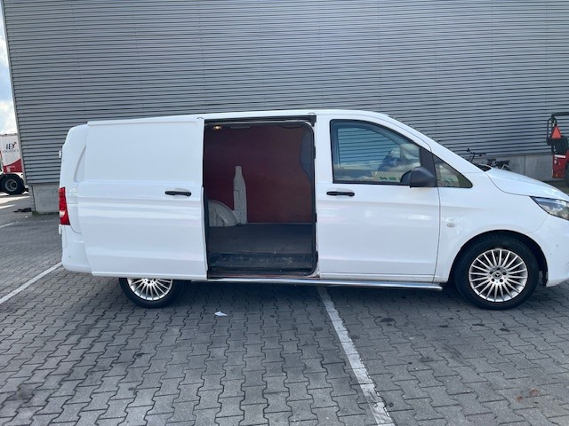 Mercedes-Benz Vito 109 CDI Lang / Airco / Cruise / Trekhaak / APK 01-26 - Små skåpbil: bild 3 Mercedes-Benz Vito 109 CDI Lang / Airco / Cruise / Trekhaak / APK 01-26 - Små skåpbil: bild 3