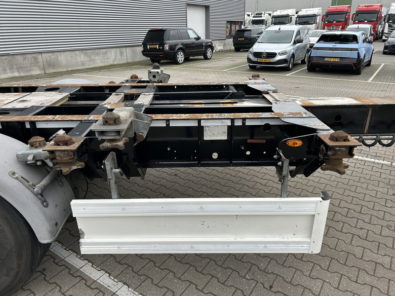 Renders Euro 800 / Container 20 - 30 - 40 - 45 ft / Drum / APK TUV 09-26 - Containerbil/ Växelflak semitrailer: bild 4 Renders Euro 800 / Container 20 - 30 - 40 - 45 ft / Drum / APK TUV 09-26 - Containerbil/ Växelflak semitrailer: bild 4