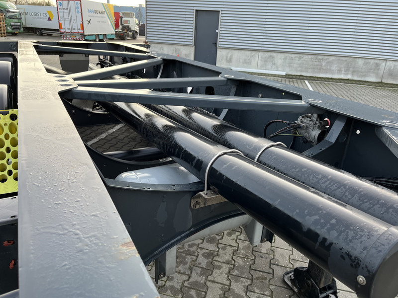 Van Hool A3C002 / ADR / 3x SAF / 20 FT Container / TE HUUR - Containerbil/ Växelflak semitrailer: bild 3 Van Hool A3C002 / ADR / 3x SAF / 20 FT Container / TE HUUR - Containerbil/ Växelflak semitrailer: bild 3