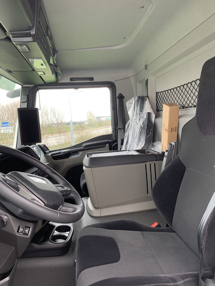 TGM 18.290 4×2 LL Skåp Öppningsbar sida - Lastbil med skåp: bild 4 TGM 18.290 4×2 LL Skåp Öppningsbar sida - Lastbil med skåp: bild 4