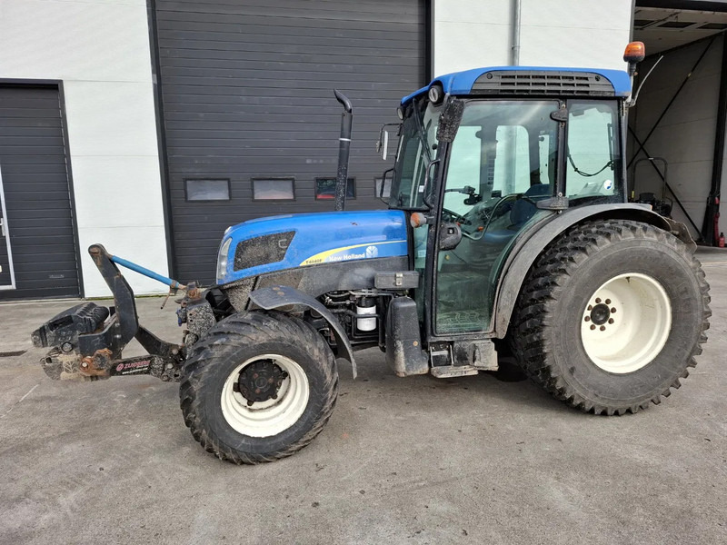 New Holland T 4040 F T4040F - Traktor: bild 2 New Holland T 4040 F T4040F - Traktor: bild 2