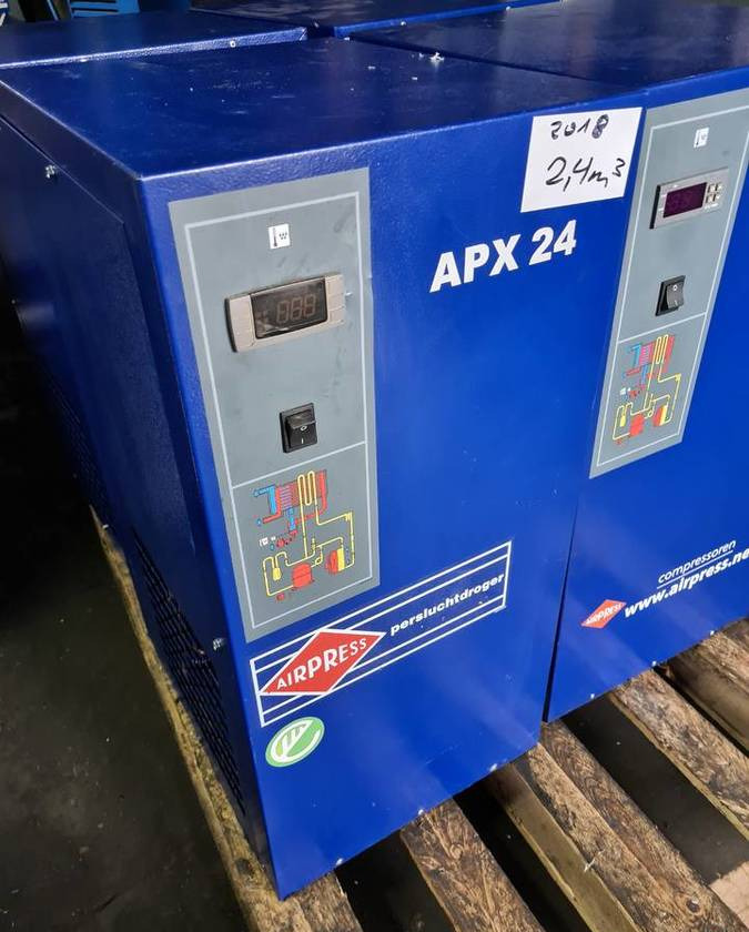 OSUSZACZ ZIĘBNICZY AIRPRESS APX 24, 2,4 M3/min - Luftkompressor: bild 1 OSUSZACZ ZIĘBNICZY AIRPRESS APX 24, 2,4 M3/min - Luftkompressor: bild 1