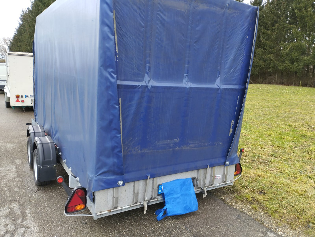 VEZEKO 400 x 187 3,5 t Absenkanhänger Huski 40.35 - Kapellsläp: bild 3 VEZEKO 400 x 187 3,5 t Absenkanhänger Huski 40.35 - Kapellsläp: bild 3