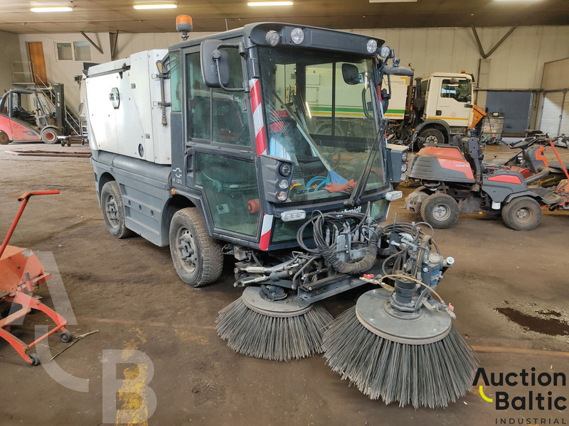 Aebi Schmitd eSwingo 200+ - Sopmaskin: bild 1 Aebi Schmitd eSwingo 200+ - Sopmaskin: bild 1