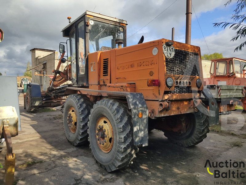 Brianskij Arsenal GS-14.02 - Väghyvel: bild 3 Brianskij Arsenal GS-14.02 - Väghyvel: bild 3