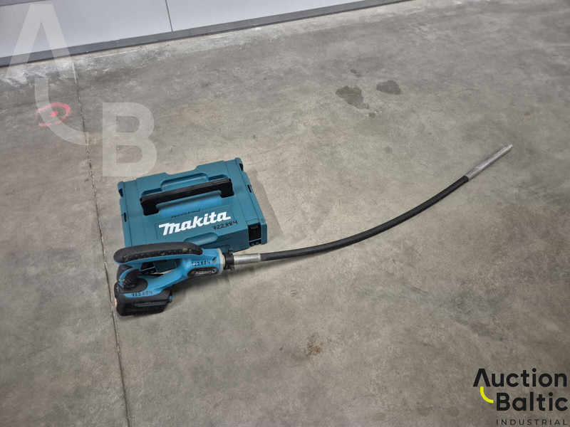 Makita DVR450 - Byggmaskiner: bild 1 Makita DVR450 - Byggmaskiner: bild 1