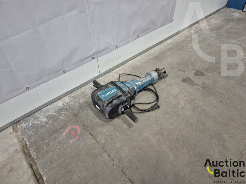 Makita HM1812 - Byggmaskiner: bild 3 Makita HM1812 - Byggmaskiner: bild 3