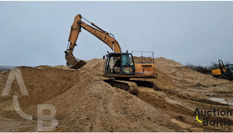 Case CX 210 B - Bandgrävare: bild 2 Case CX 210 B - Bandgrävare: bild 2