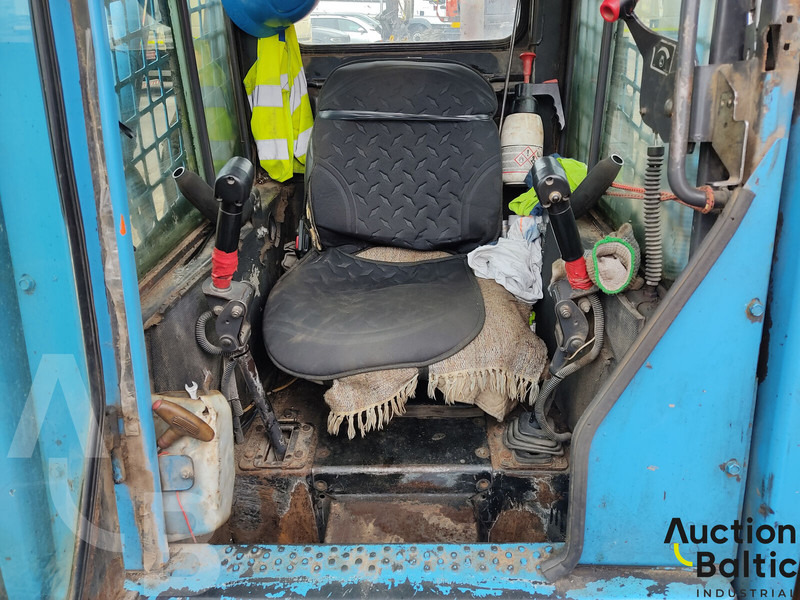 New Holland LS 185 B - Kompaktlastare/ Slirstyrda lastare: bild 5 New Holland LS 185 B - Kompaktlastare/ Slirstyrda lastare: bild 5