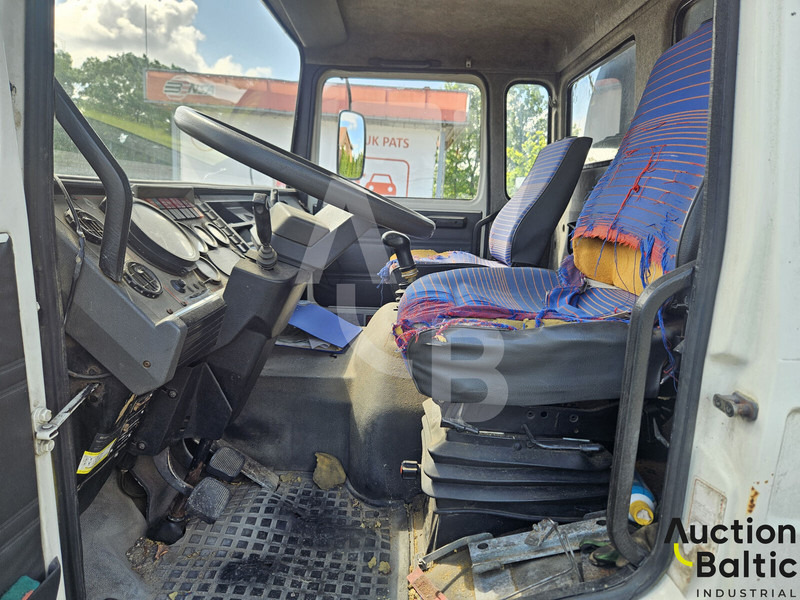 Renault Midliner S 150 - Tankbil: bild 4 Renault Midliner S 150 - Tankbil: bild 4