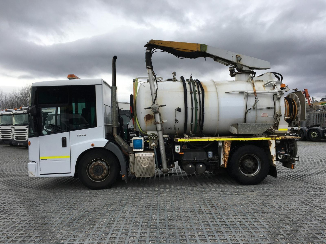 Mercedes-Benz Econic 1824 - Sugbil: bild 3 Mercedes-Benz Econic 1824 - Sugbil: bild 3