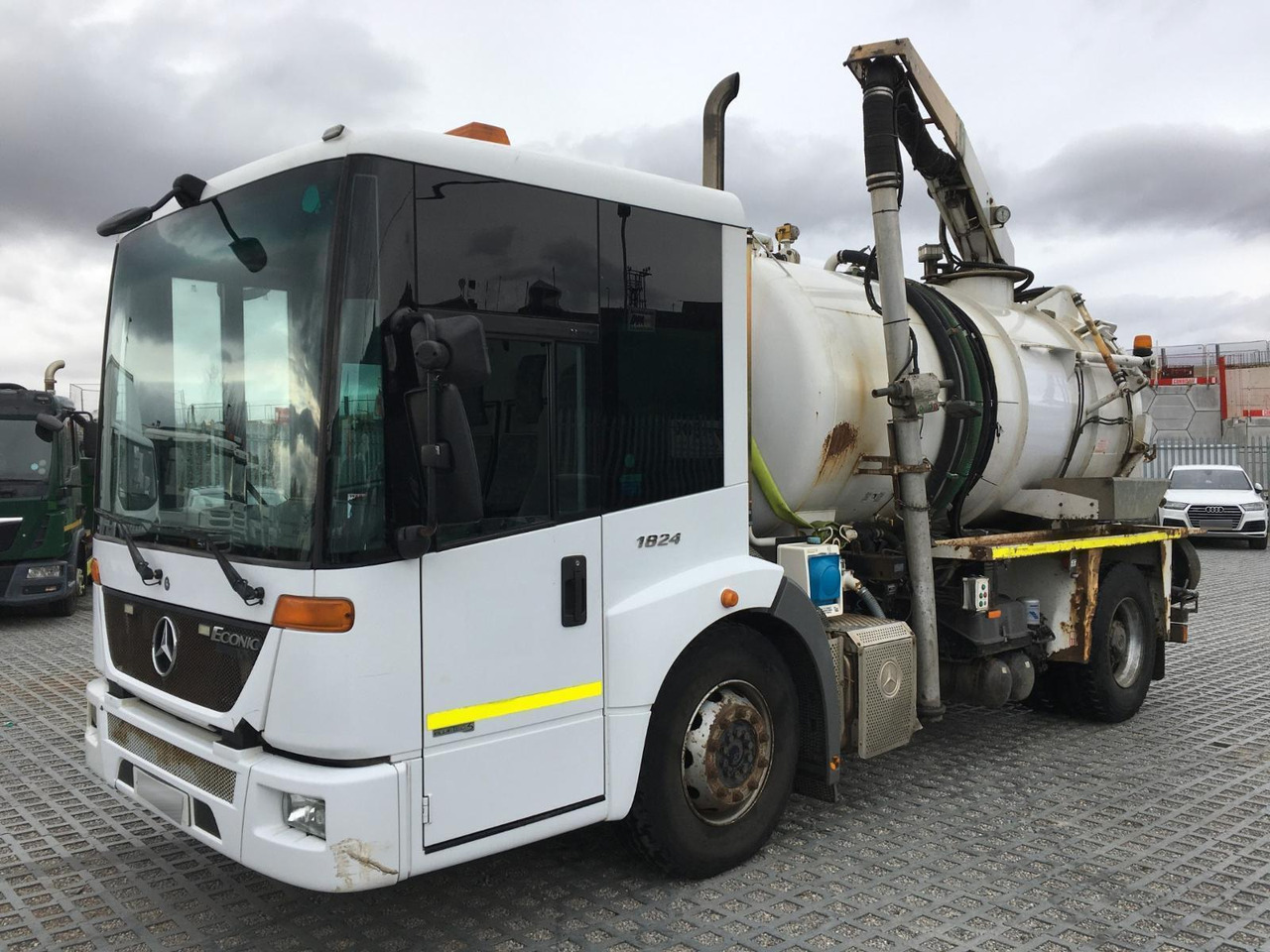 Mercedes-Benz Econic 1824 - Sugbil: bild 2 Mercedes-Benz Econic 1824 - Sugbil: bild 2