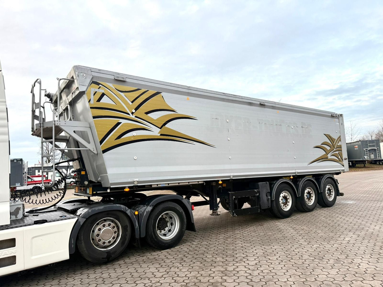 Benalu Bulkliner 95 Alu Kippmulde 51,5m³ - Tippbil semitrailer: bild 2 Benalu Bulkliner 95 Alu Kippmulde 51,5m³ - Tippbil semitrailer: bild 2