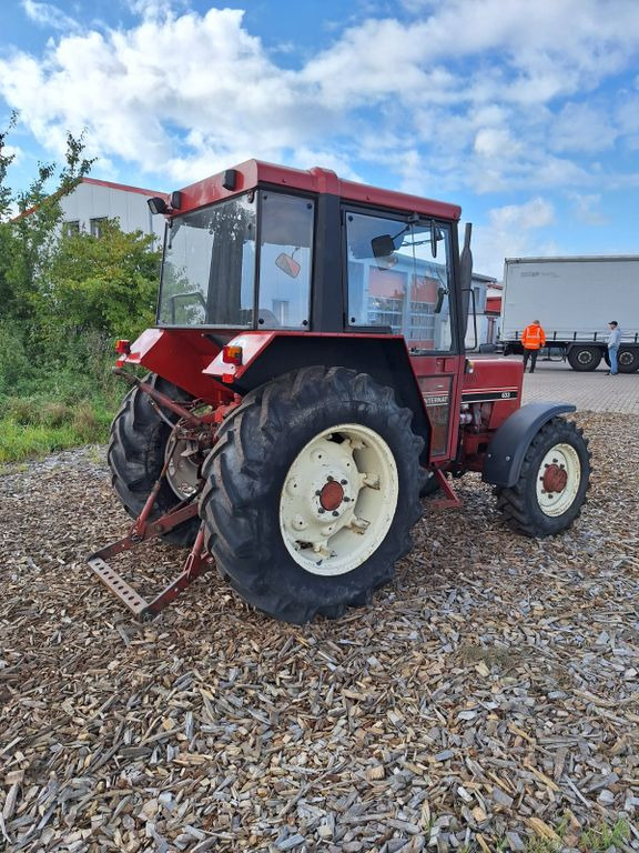 IHC 833 Allrad Kabine IHC 833 Allrad Kabine - Traktor: bild 4 IHC 833 Allrad Kabine IHC 833 Allrad Kabine - Traktor: bild 4