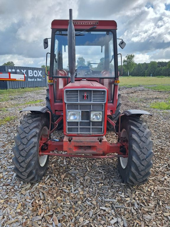 IHC 833 Allrad Kabine IHC 833 Allrad Kabine - Traktor: bild 2 IHC 833 Allrad Kabine IHC 833 Allrad Kabine - Traktor: bild 2