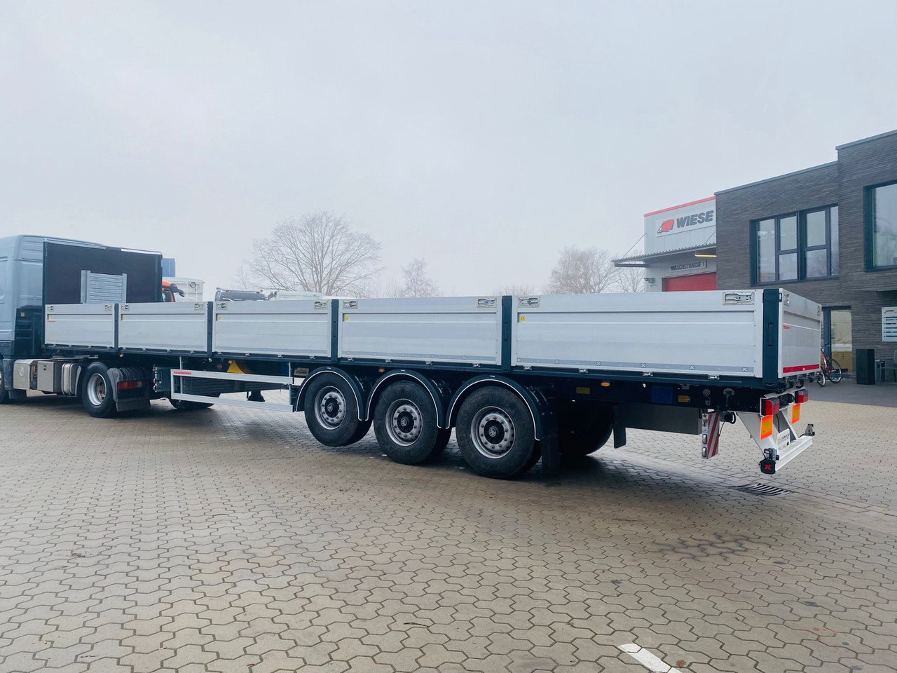 Kässbohrer Bordwandauflieger Twistlocks - Flaktrailer: bild 3 Kässbohrer Bordwandauflieger Twistlocks - Flaktrailer: bild 3