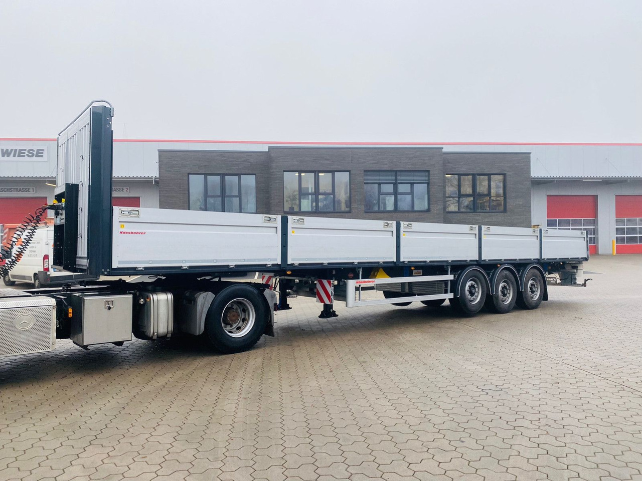 Kässbohrer Bordwandauflieger Twistlocks - Flaktrailer: bild 1 Kässbohrer Bordwandauflieger Twistlocks - Flaktrailer: bild 1