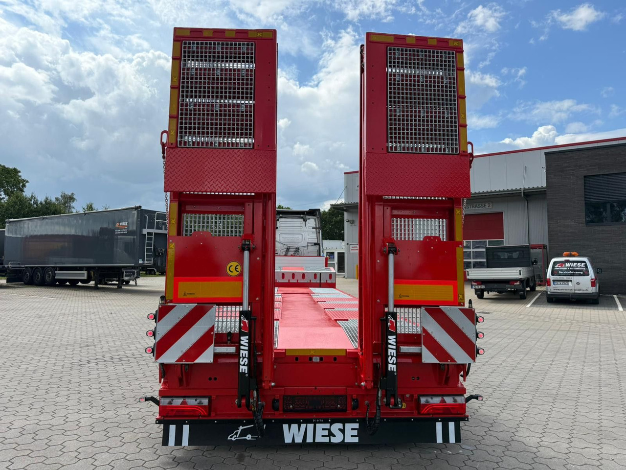 Kässbohrer SLS.HS Tieflader mit hydr. Schwanenhals Kässbohrer SLS.HS Tieflader mit hydr. Schwanenhals - Låg lastare semitrailer: bild 5 Kässbohrer SLS.HS Tieflader mit hydr. Schwanenhals Kässbohrer SLS.HS Tieflader mit hydr. Schwanenhals - Låg lastare semitrailer: bild 5