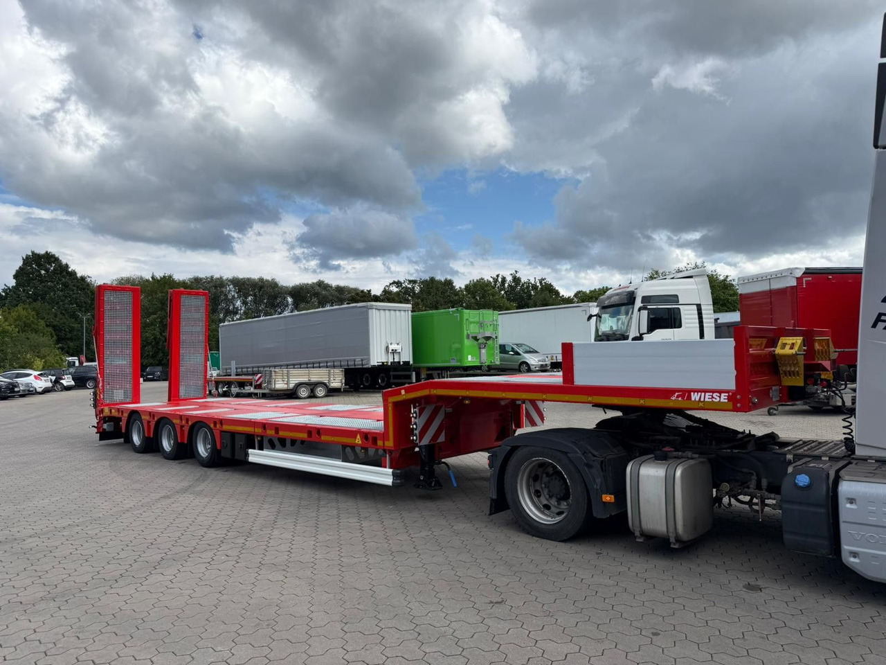 Kässbohrer SLS.HS Tieflader mit hydr. Schwanenhals - Låg lastare semitrailer: bild 4 Kässbohrer SLS.HS Tieflader mit hydr. Schwanenhals - Låg lastare semitrailer: bild 4