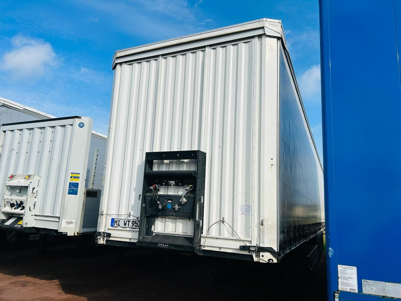 Kässbohrer Schiebeplanen Auflieger - Kapelltrailer: bild 4 Kässbohrer Schiebeplanen Auflieger - Kapelltrailer: bild 4