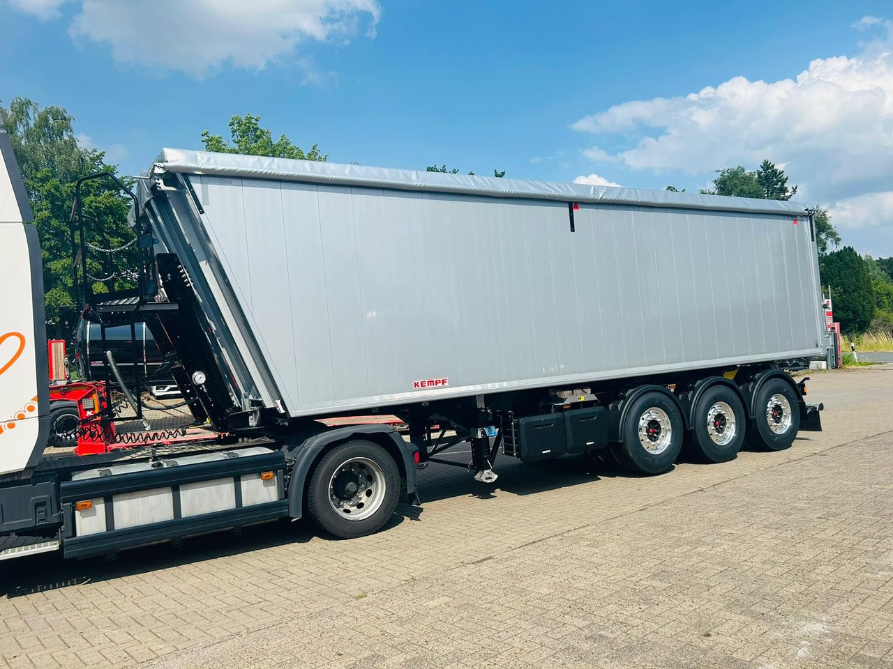 Kempf SKM 36/3 AK 3-Achs Alu Sattelkipper 50m³ - Tippbil semitrailer: bild 1 Kempf SKM 36/3 AK 3-Achs Alu Sattelkipper 50m³ - Tippbil semitrailer: bild 1