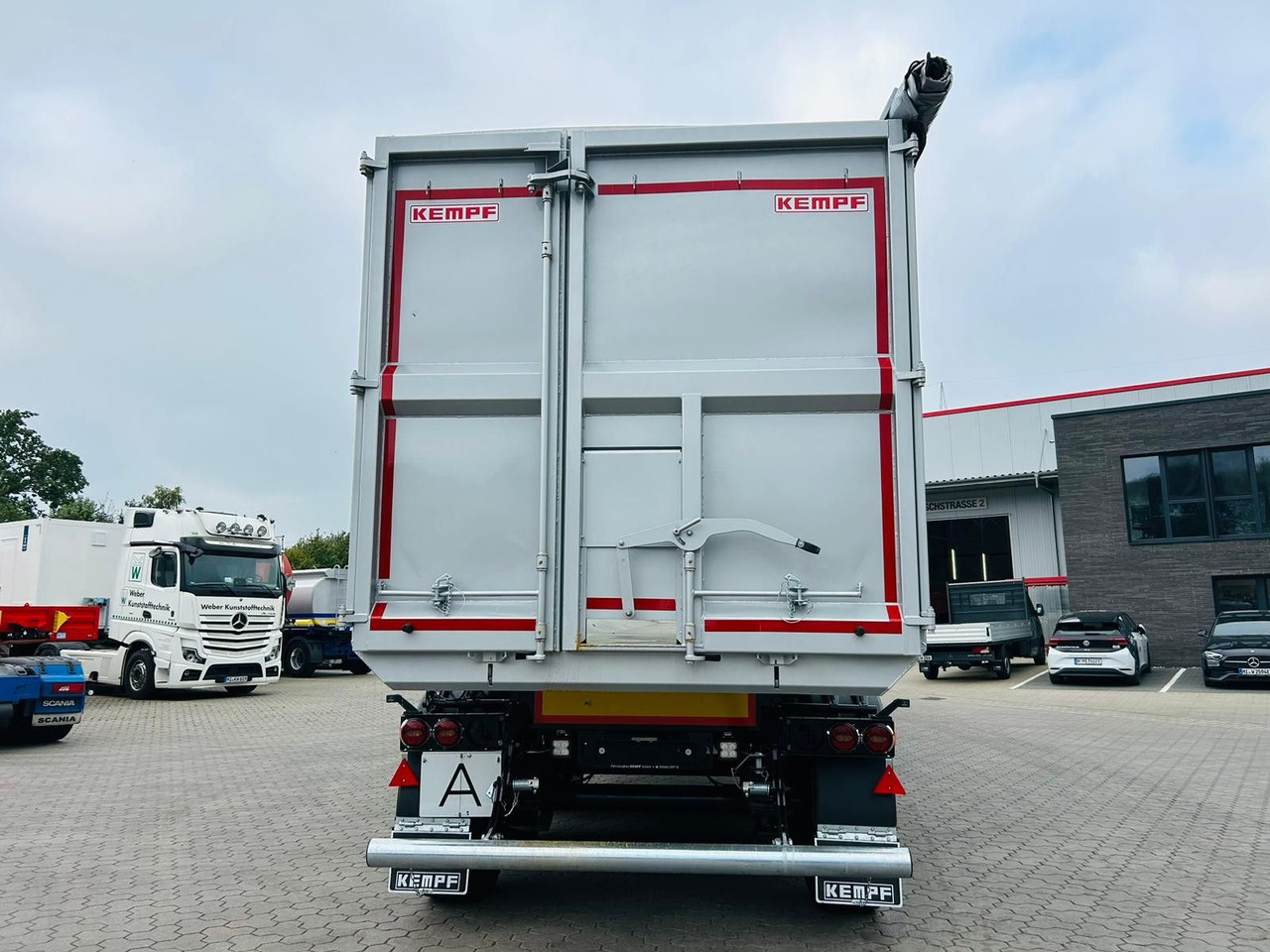 Kempf SKM 36/3 SR-Membran Stahl Halbrundmulde 50m³ - Tippbil semitrailer: bild 5 Kempf SKM 36/3 SR-Membran Stahl Halbrundmulde 50m³ - Tippbil semitrailer: bild 5