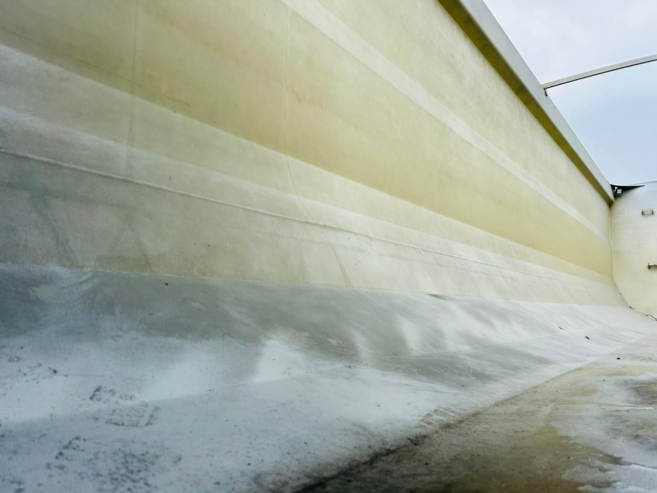 Tippbil semitrailer Kempf SKM 36/3 SR-Membran Stahl Halbrundmulde 50m³: bild 8