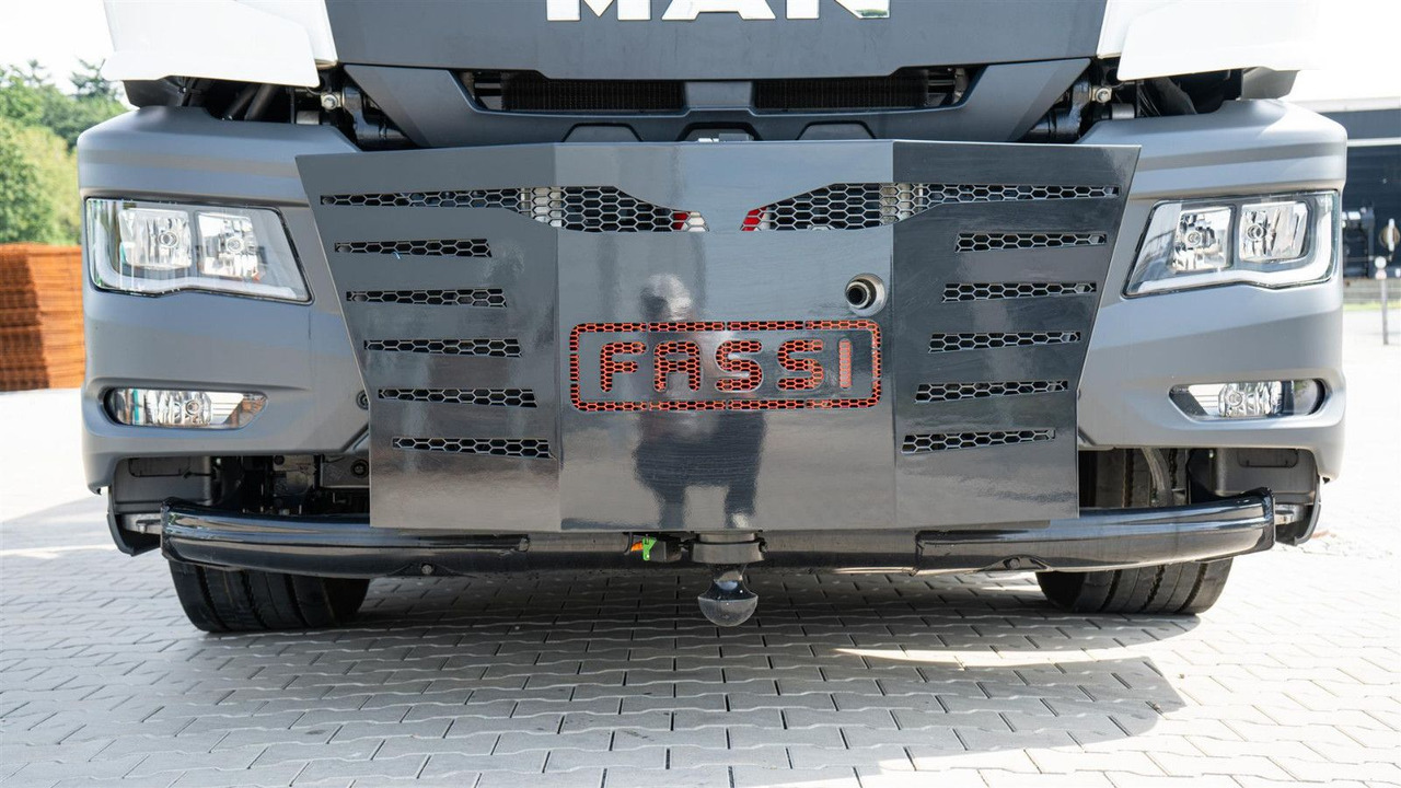 MAN 35.470 8x2 Kran F710 RA2.26 - Kranbil: bild 3 MAN 35.470 8x2 Kran F710 RA2.26 - Kranbil: bild 3