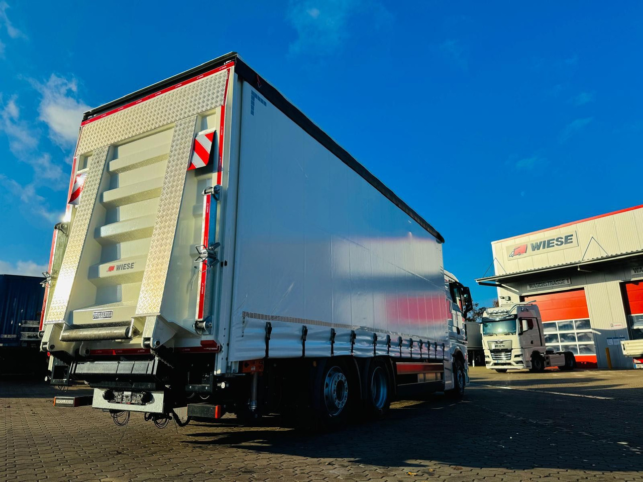 MAN TGX 26.440 6x2 LL Schwerlast Ladebordwand/Rampe - Kapellbil: bild 4 MAN TGX 26.440 6x2 LL Schwerlast Ladebordwand/Rampe - Kapellbil: bild 4