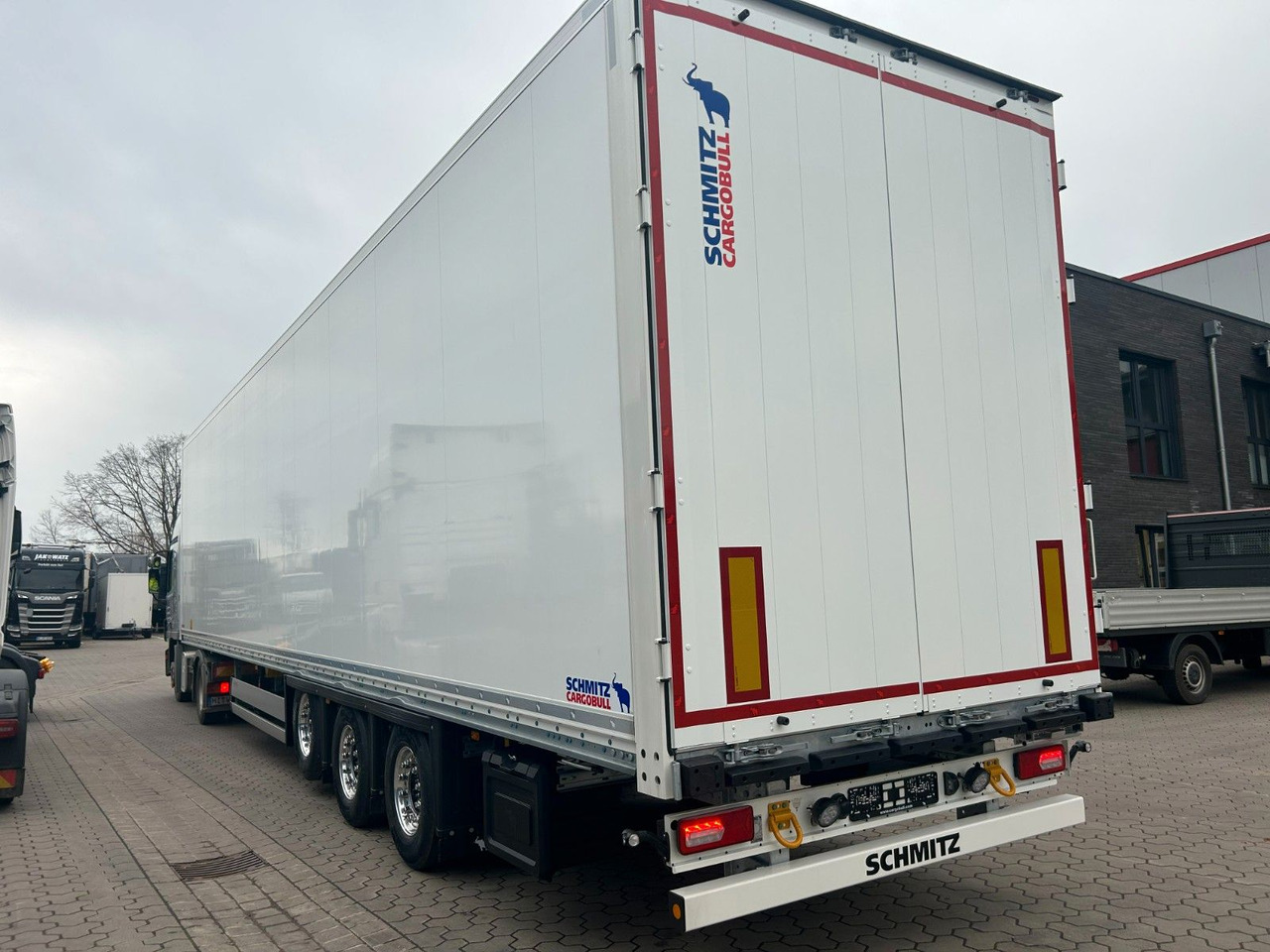 Schmitz Cargobull Mega Koffer - Trockenfrachter FERROPLAST - Skåp semitrailer: bild 2 Schmitz Cargobull Mega Koffer - Trockenfrachter FERROPLAST - Skåp semitrailer: bild 2