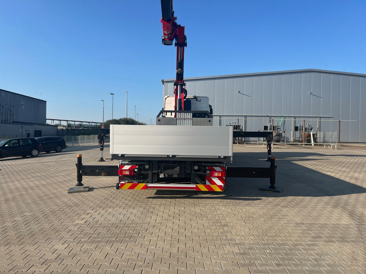 Volvo FH 500 8x2 Kran F710 RA2.26 - Flakbil, Kranbil: bild 4 Volvo FH 500 8x2 Kran F710 RA2.26 - Flakbil, Kranbil: bild 4