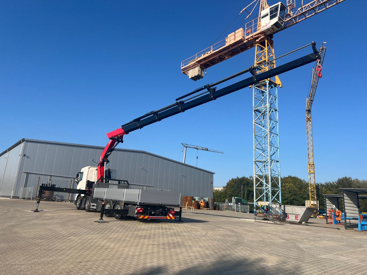 Volvo FH 500 8x2 Kran F710 RA2.26 - Flakbil, Kranbil: bild 5 Volvo FH 500 8x2 Kran F710 RA2.26 - Flakbil, Kranbil: bild 5