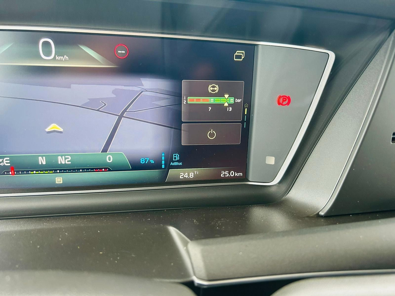 Kapellbil Volvo FH 500 Gabelstaplertransporter LBW Dhollandia 9t: bild 9