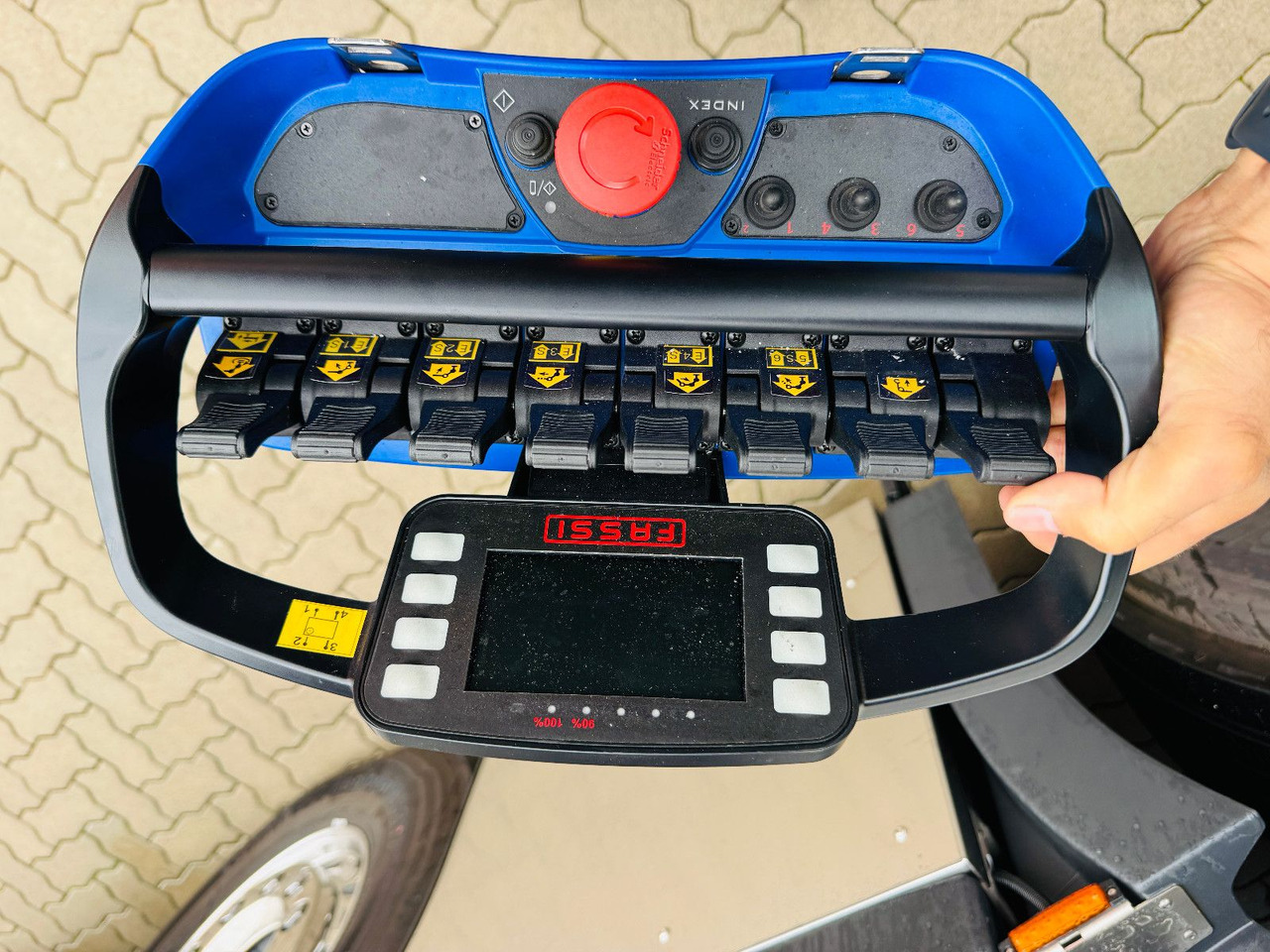 Kranbil Volvo FH540 10x4 mit F1150 Ladekran, Sattelzugmaschine: bild 16