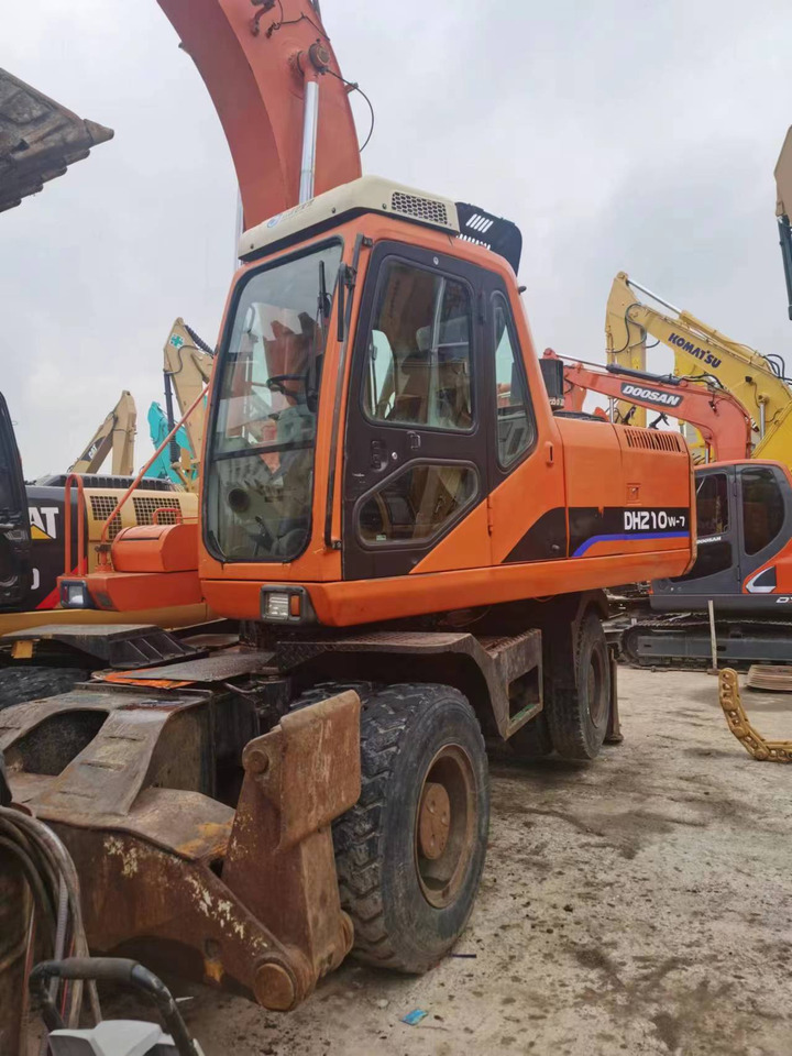 DOOSAN DH210W-7 - Grävmaskin på däck: bild 3 DOOSAN DH210W-7 - Grävmaskin på däck: bild 3