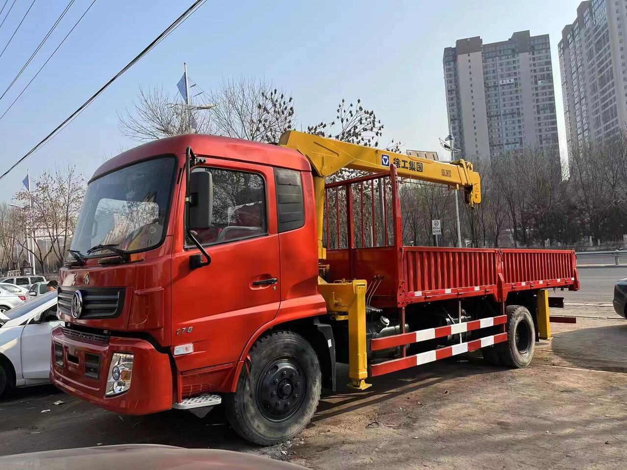 DongFeng Crane - Entreprenadutrustning: bild 1 DongFeng Crane - Entreprenadutrustning: bild 1