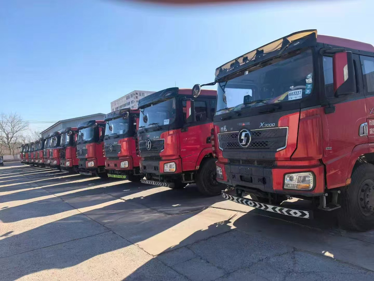 Shacman M3000 6X4 - Dragbil: bild 1 Shacman M3000 6X4 - Dragbil: bild 1