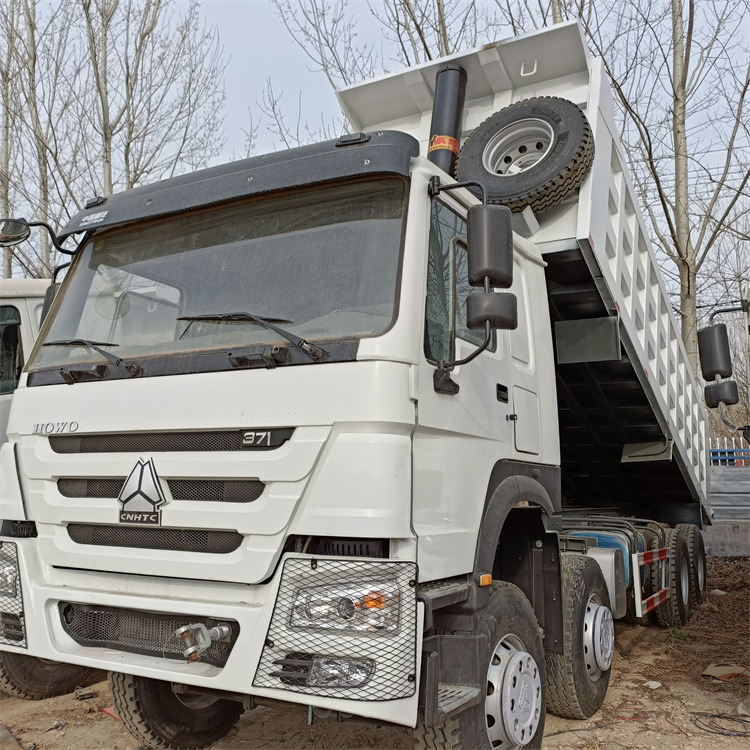 HOWO 8x4 371hp-White -tipper - Tippbil lastbil: bild 1 HOWO 8x4 371hp-White -tipper - Tippbil lastbil: bild 1