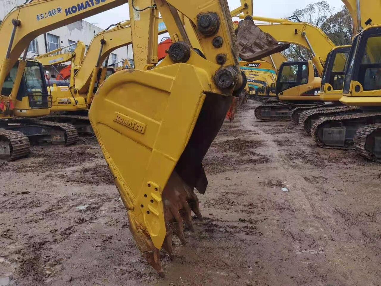 KOMATSU PC210-8 - Bandgrävare: bild 4 KOMATSU PC210-8 - Bandgrävare: bild 4